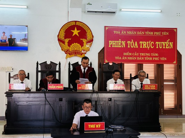  Phú Yên: Đâm xe vào CSGT đang làm nhiệm vụ, lãnh án 16 năm tù  - Ảnh 2.