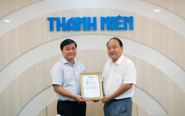 Công ty CP Tập đoàn Trường Tươi hỗ trợ 100 triệu đồng 
giúp nạn nhân hỏa hoạn - Ảnh 2.