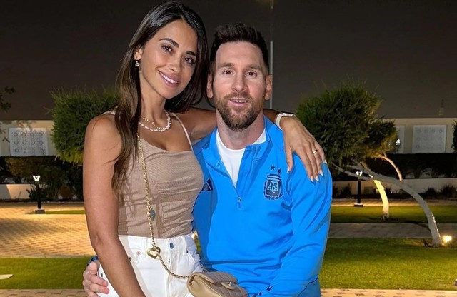 Messi và vợ muốn có thêm con gái, chỉ trích PSG và nói về Barcelona - Ảnh 1.