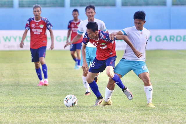 Khai mạc giải bóng đá lão tướng tỉnh Khánh Hòa mở rộng năm 2023 - Ảnh 2.