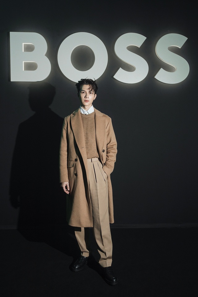 Anh Tú gặp gỡ Suho (EXO), tài tử 'Shang-Chi' tại Milan Fashion Week - Ảnh 1.