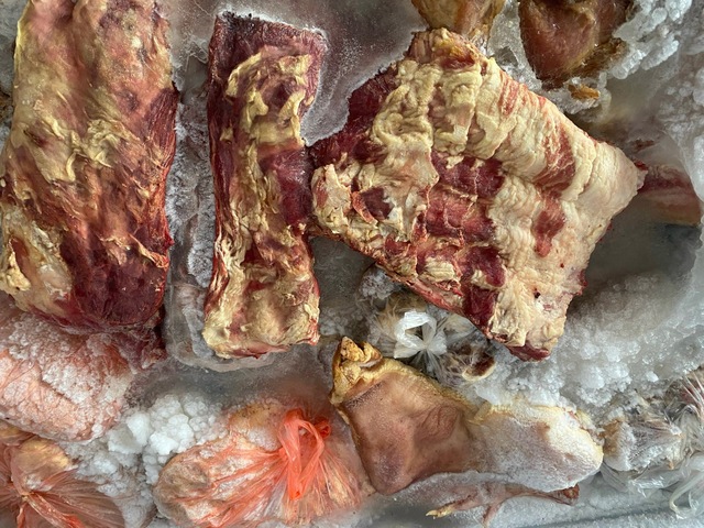 Kinh hoàng kho thịt lợn ôi thiu chờ tiêu thụ ở chợ Đồng Quang, Thái Nguyên  - Ảnh 5.