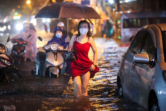 Miền Trung, miền Nam và Tây nguyên hứng đợt mưa rất lớn từ ngày mai - Ảnh 1.