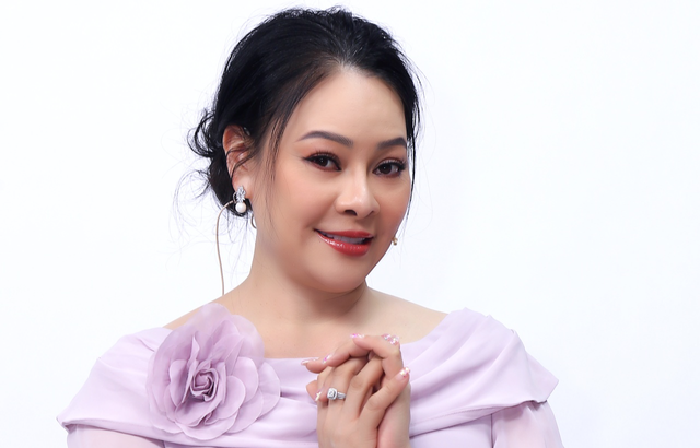 Đông Đào: Người ta nói ca sĩ hát 1 show bằng 6 tháng lương người thường - Ảnh 1.