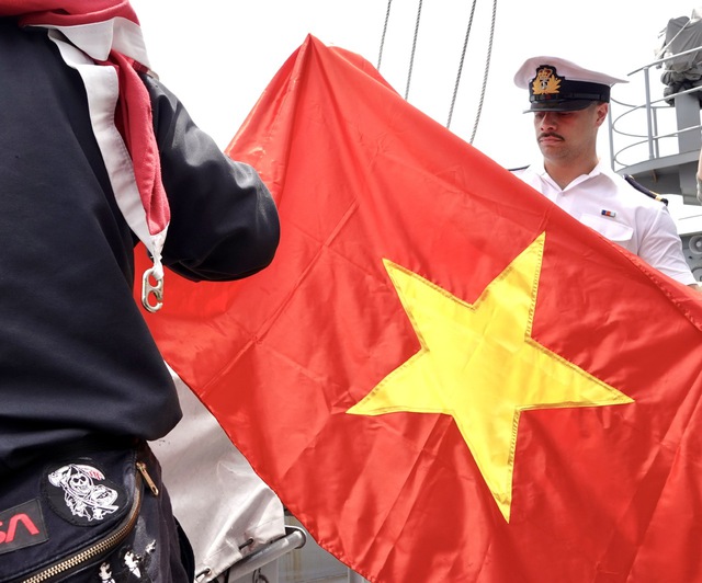 Lần đầu tiên hai tàu hải quân New Zealand thăm Việt Nam - Ảnh 7.