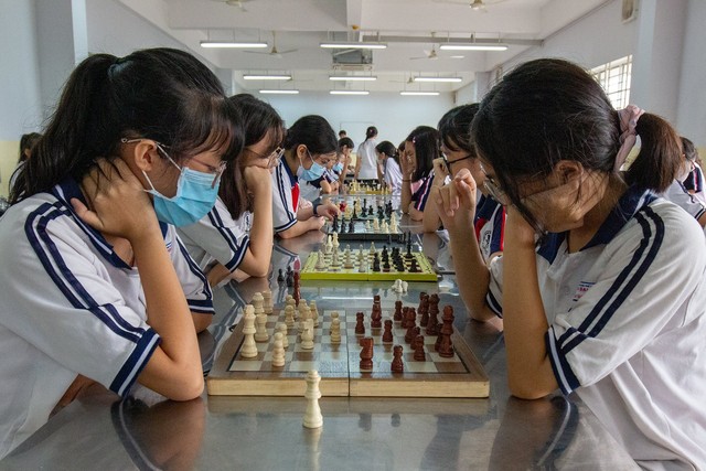 Học sinh Trường THPT Chuyên Trần Đại Nghĩa bùng nổ với ngày hội thể thao - Ảnh 9.