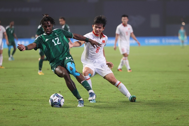 Olympic Việt Nam 1-3 Olympic Ả Rập Xê Út: Về học lại - Ảnh 1.