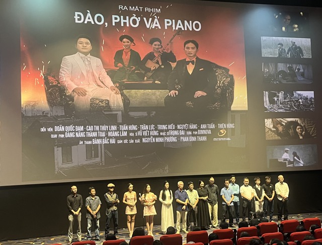 'Đào, phở và piano' - câu chuyện đẹp về Hà Nội ngày toàn quốc kháng chiến - Ảnh 1.