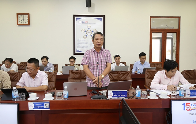 Ông Trần Thế Hùng, Giám đốc NPTPMB, báo cáo tại buổi làm việc