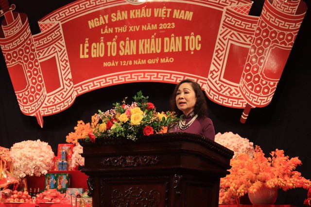 Hội Nghệ sĩ Sân khấu Việt Nam tôn vinh các nghệ sĩ trong lễ giỗ tổ nghề - Ảnh 2.