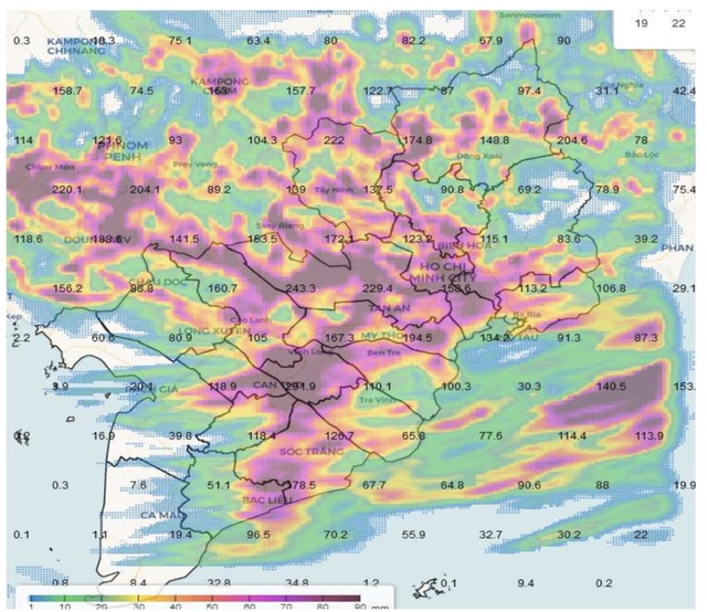 Không chịu ảnh hưởng trực tiếp của áp thấp nhiệt đới, TP.HCM vẫn mưa lớn diện rộng - Ảnh 1.