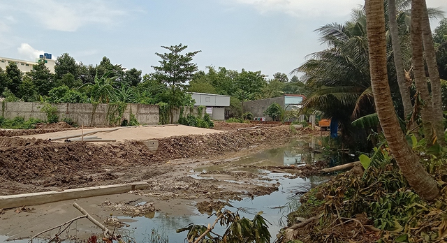 Tuồn hàng ngàn mét khối 'cát ưu tiên' ra ngoài công trình - Ảnh 1.