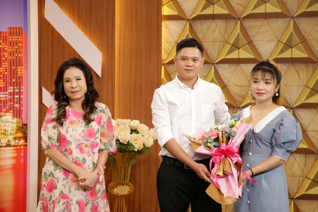 Gia đình phản đối, cặp đôi tự kiếm tiền làm đám cưới khiến Kim Xuân xót xa - Ảnh 3.
