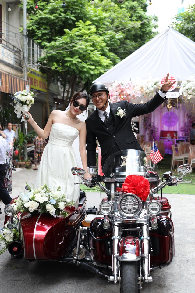 Chú rể ở Hà Nội rước dâu bằng dàn xe mô tô 20 tỉ đồng  - Ảnh 3.