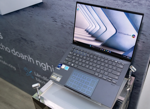 Asus giới thiệu mẫu laptop ExpertBook B9 OLED tại Việt Nam - Ảnh 1.