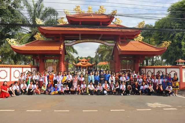 Khánh thành công trình “Đường cờ Tổ quốc” tại Bình Phước - Ảnh 4.