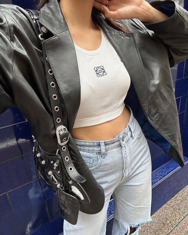 Học Cô Em Trendy cùng hội mỹ nhân mix quần jeans dáng rộng sành điệu đón thu - Ảnh 10.