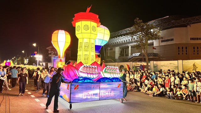 Lễ hội rước đèn trung thu Phan Thiết tái hiện sau nhiều năm phải dừng vì dịch - Ảnh 5.