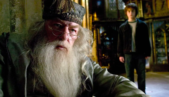 Cụ Dumbledore của loạt phim 'Harry Potter' qua đời - Ảnh 3.