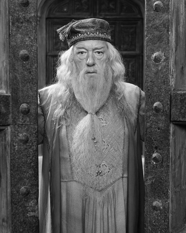 Cụ Dumbledore của loạt phim 'Harry Potter' qua đời - Ảnh 2.