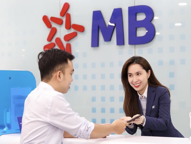 MB tiếp tục vào Top 3 doanh nghiệp được nhà đầu tư yêu thích nhất - Ảnh 2.