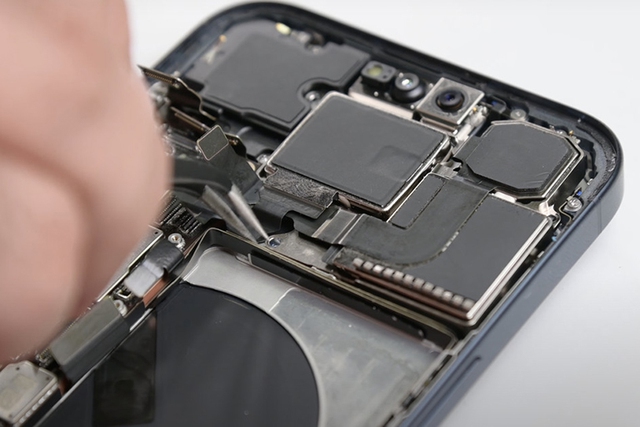 iPhone 16 sẽ sử dụng vật liệu mới cho PCB, chip A17 chuyên dụng - Ảnh 1.