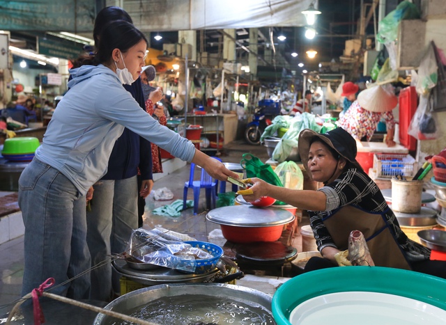 Cơm sinh viên: Ít tiền thì ăn đủ chất, an toàn thực phẩm được không? - Ảnh 5.