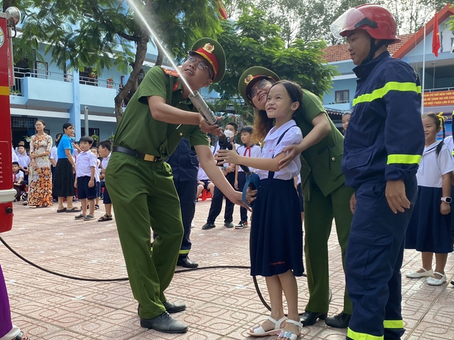 Bình Dương triển khai nhiều phương án phòng chống cháy nổ, ứng phó sự cố môi trường - Ảnh 3.