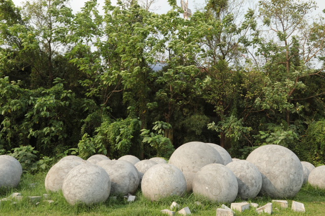 Nhìn quả cầu đá ở Ôn Châu, lại nhớ đến sân Mỹ Đình - Ảnh 2.
