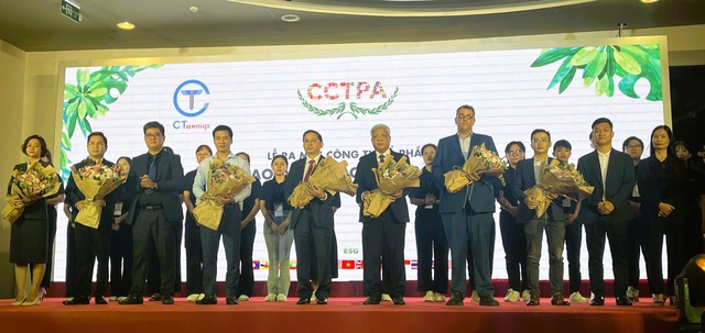 Ra mắt sàn giao dịch tín chỉ carbon đầu tiên tại Việt Nam  - Ảnh 1.