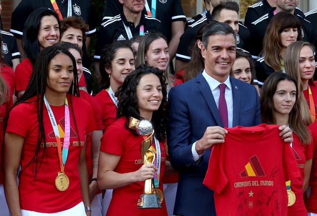 Thủ tướng Tây Ban Nha lên tiếng giữa tranh cãi 'nụ hôn World Cup' - Ảnh 1.