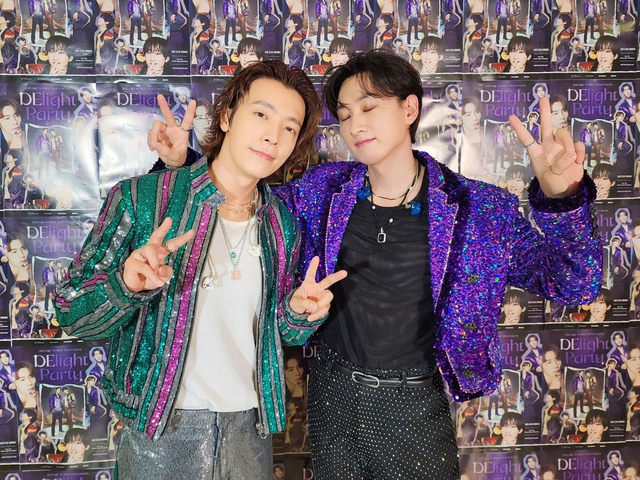 Super Junior D&E đội nón lá, 'bùng cháy' cùng hàng ngàn fan Việt - Ảnh 1.