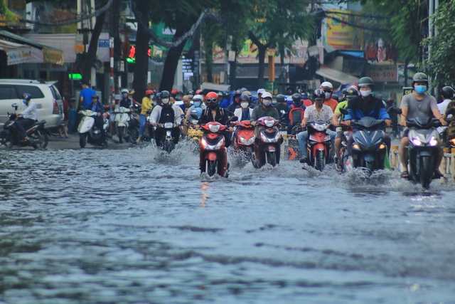 Tin tức thời tiết hôm nay 20.9.2023: Nhiều nơi mưa giông vào chiều tối - Ảnh 1.