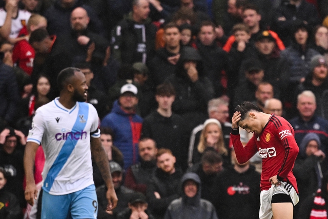 HLV Ten Hag không lời bào chữa khi M.U lại thua sốc tại Old Trafford - Ảnh 2.