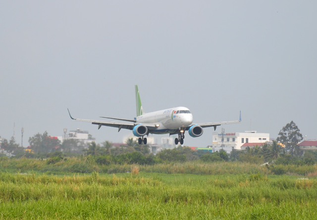 Cà Mau hỗ trợ hãng hàng không khai thác đường bay đến tỉnh - Ảnh 1.