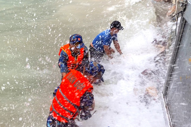 Sạt lở bờ biển Phú Quốc: Khoảng 20 nhà dân bị ảnh hưởng trực tiếp - Ảnh 2.