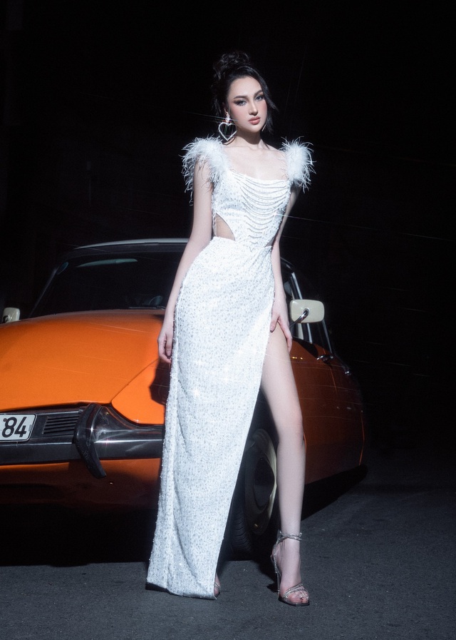 Đầm sequins, đầm ánh nhũ là thiết kế được gọi tên nhiều nhất trong mọi đêm tiệc  - Ảnh 5.
