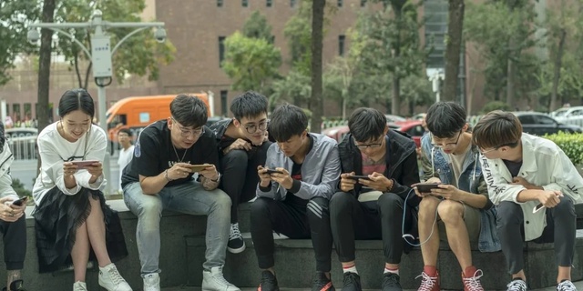 Trung Quốc tiếp tục 'siết' thời gian sử dụng smartphone của trẻ em - Ảnh 1.