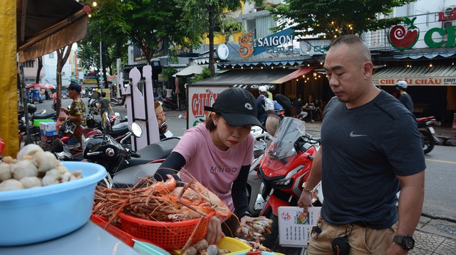 Vực dậy sau nhiều lần trả mặt bằng kinh doanh - Ảnh 1.