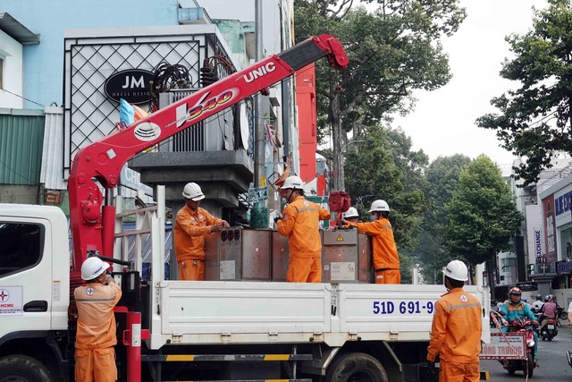 Bộ Công thương lý giải đề xuất cho giá điện mới 'gánh' khoản lỗ cũ của EVN - Ảnh 1.