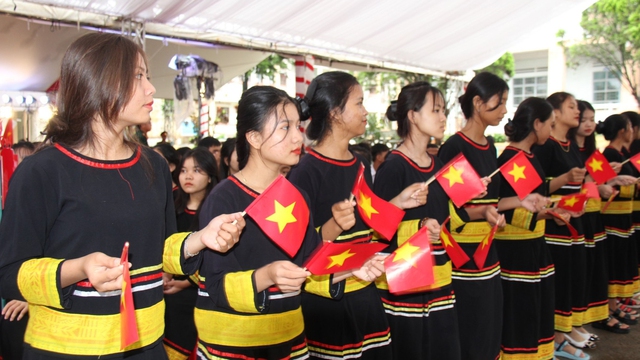  Chủ tịch nước Võ Văn Thưởng dự lễ khai giảng năm học mới tại Gia Lai  - Ảnh 4.