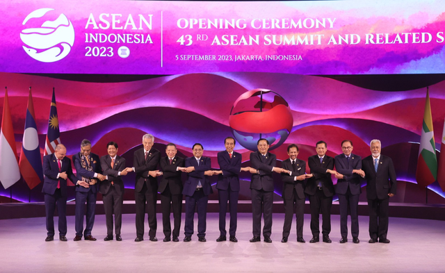 Thủ tướng: Thu hẹp khoảng cách phát triển trong ASEAN - Ảnh 3.