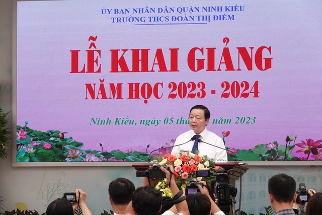 Phó thủ tướng Trần Hồng Hà và lời nhắn đặc biệt cho học sinh miền Tây - Ảnh 3.