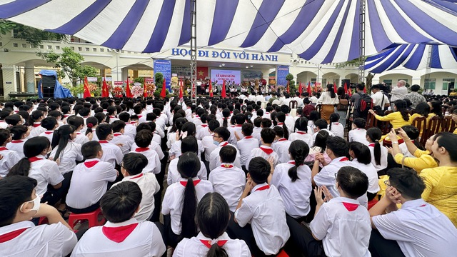 Phó thủ tướng Trần Hồng Hà và lời nhắn đặc biệt cho học sinh miền Tây - Ảnh 2.