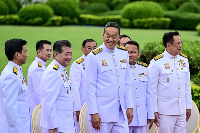 Quốc vương Thái Lan chứng kiến nội các tuyên thệ - Ảnh 1.