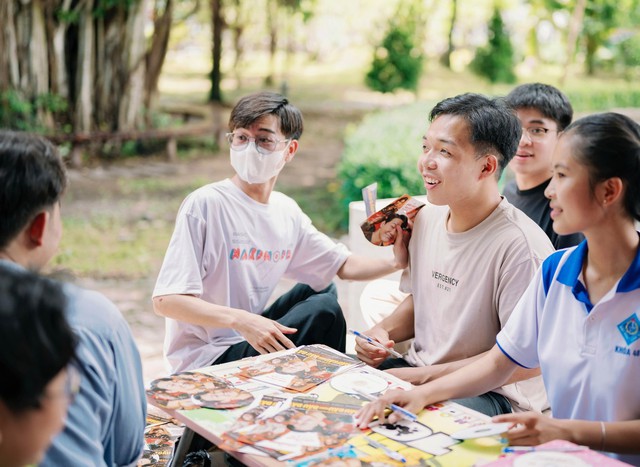 Sinh viên miền Tây mang trung thu đến trẻ em vùng sâu - Ảnh 3.