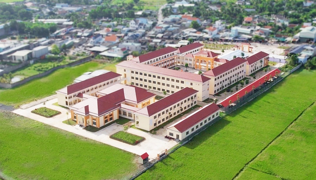 Long An khánh thành trường THPT Nguyễn Trung Trực – Bến Lức do VPBank tài trợ - Ảnh 2.
