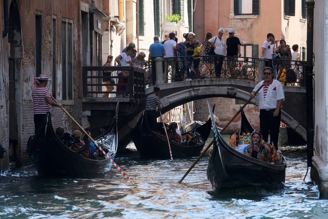 Venice sẽ thử nghiệm thu phí du khách từ năm tới - Ảnh 1.