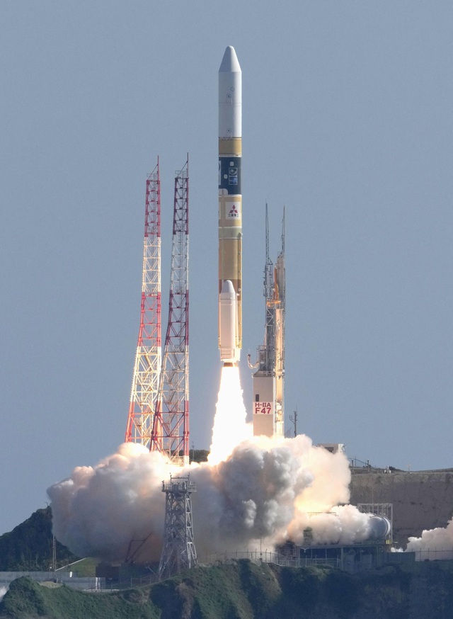 Nhật Bản phóng thành công tên lửa mang tàu đổ bộ mặt trăng - Ảnh 2.