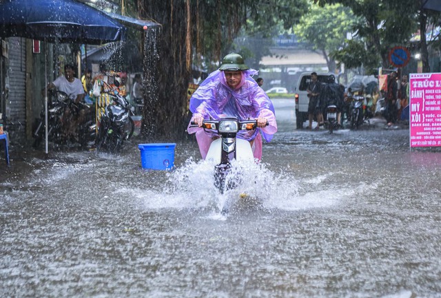 Tin tức thời tiết hôm nay 8.9.2023: Trung Trung bộ, Nam bộ mưa lớn - Ảnh 1.